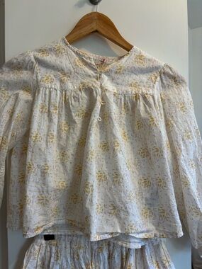 Bonpoint Girls Size 10A White Cotton Blouse with Yellow  and Purple Floral Motif